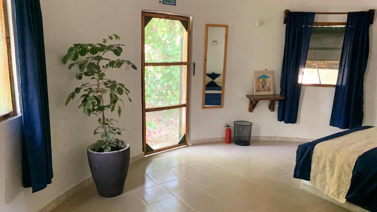 Footsteps Eco-Lodge Gunjur エクステリア 写真