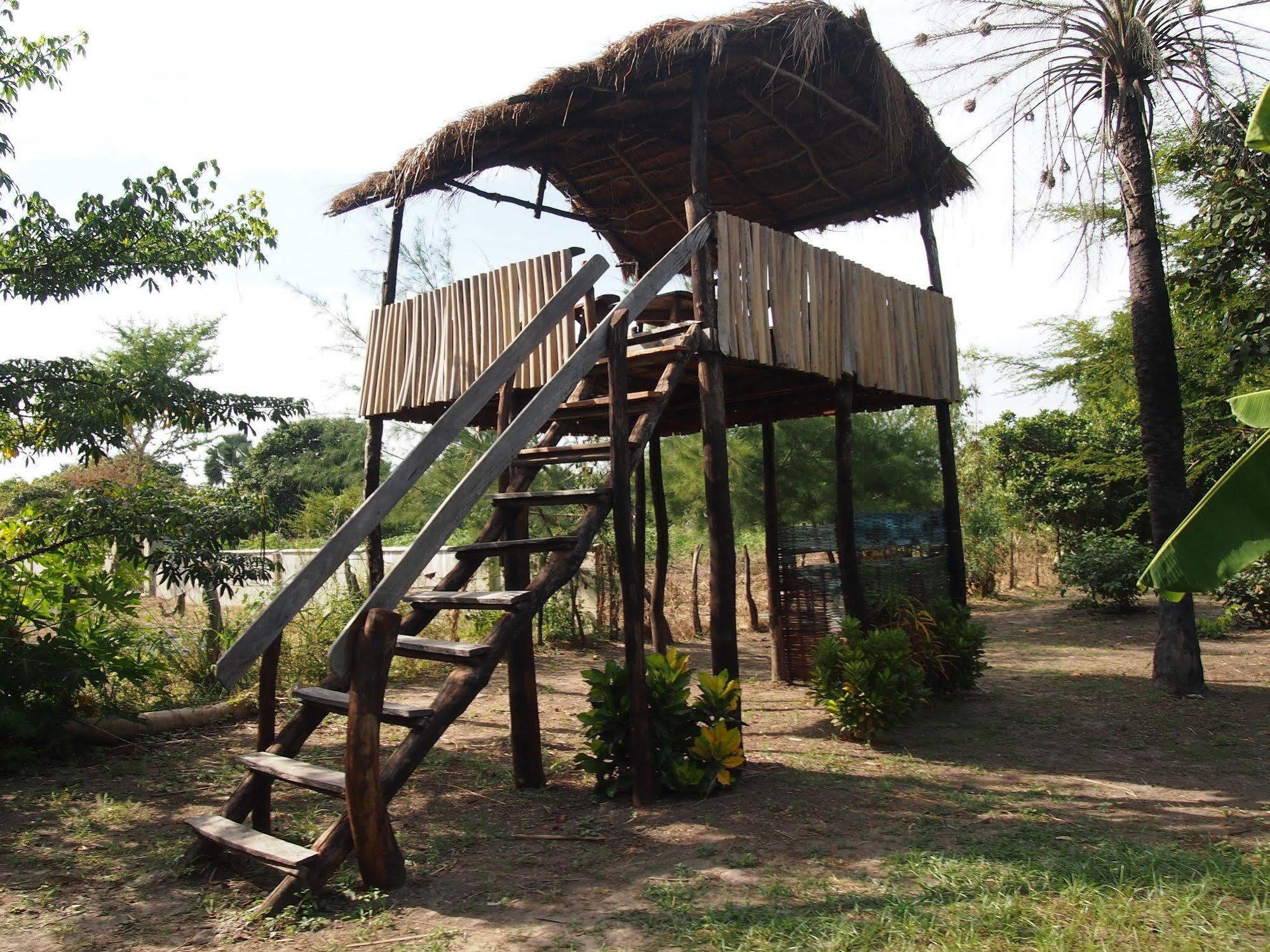 Footsteps Eco-Lodge Gunjur エクステリア 写真