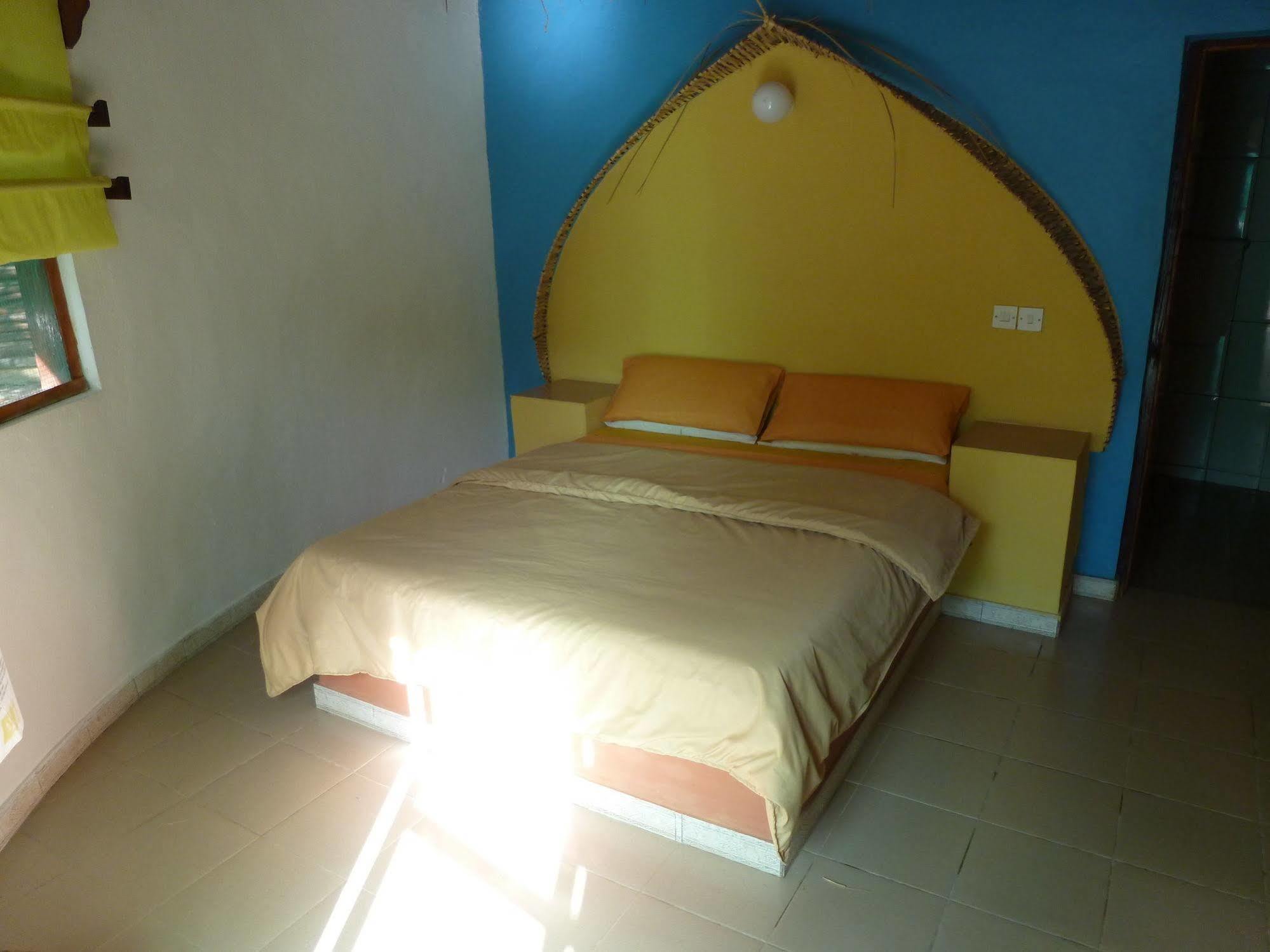 Footsteps Eco-Lodge Gunjur エクステリア 写真