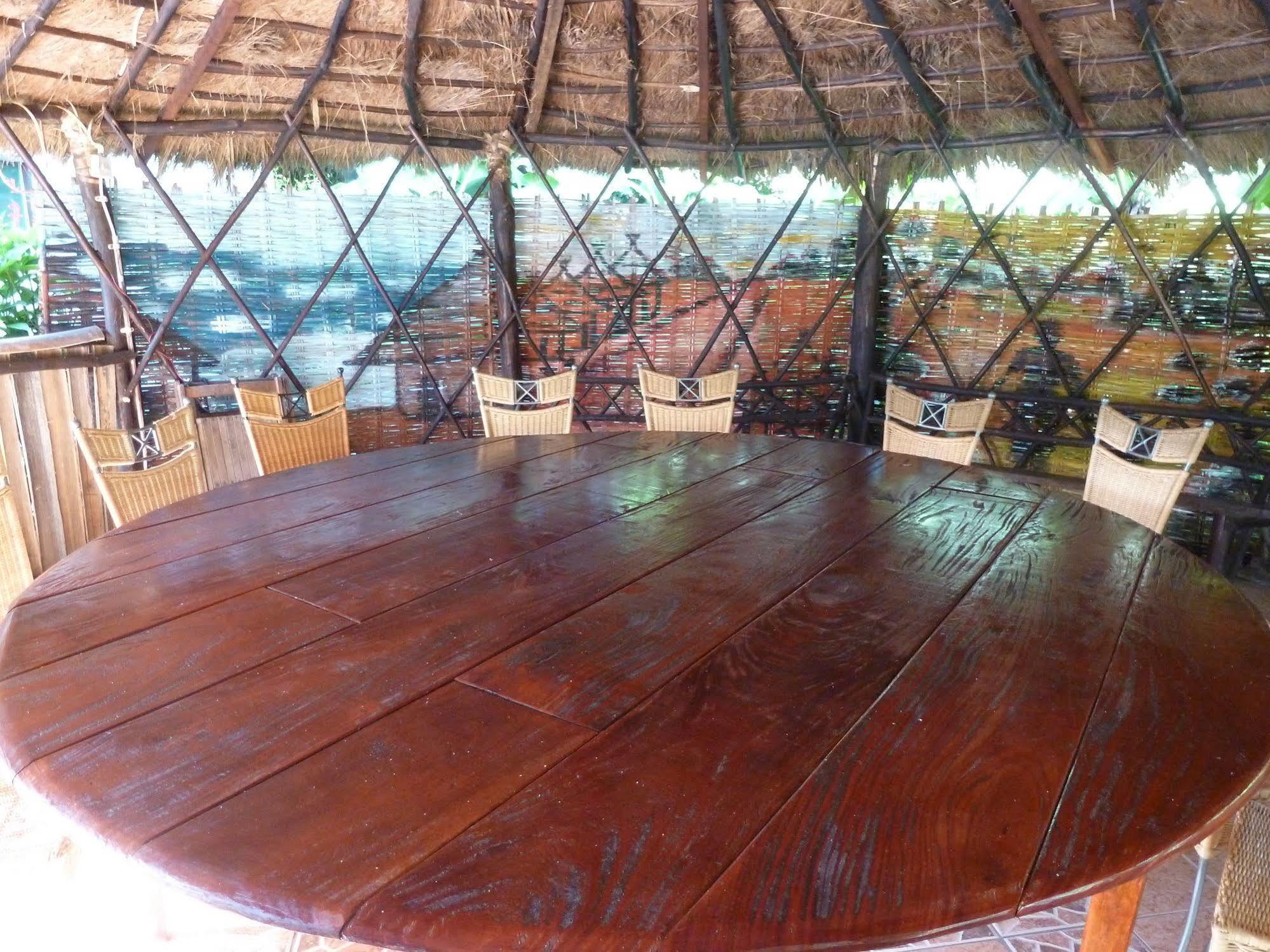 Footsteps Eco-Lodge Gunjur エクステリア 写真