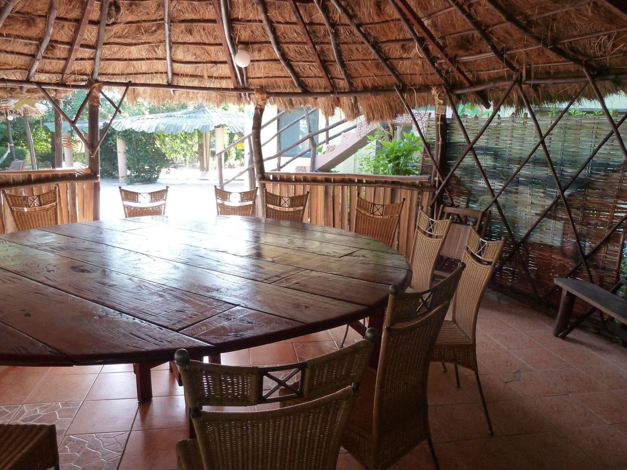 Footsteps Eco-Lodge Gunjur エクステリア 写真