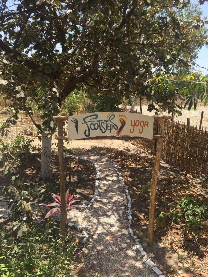 Footsteps Eco-Lodge Gunjur エクステリア 写真