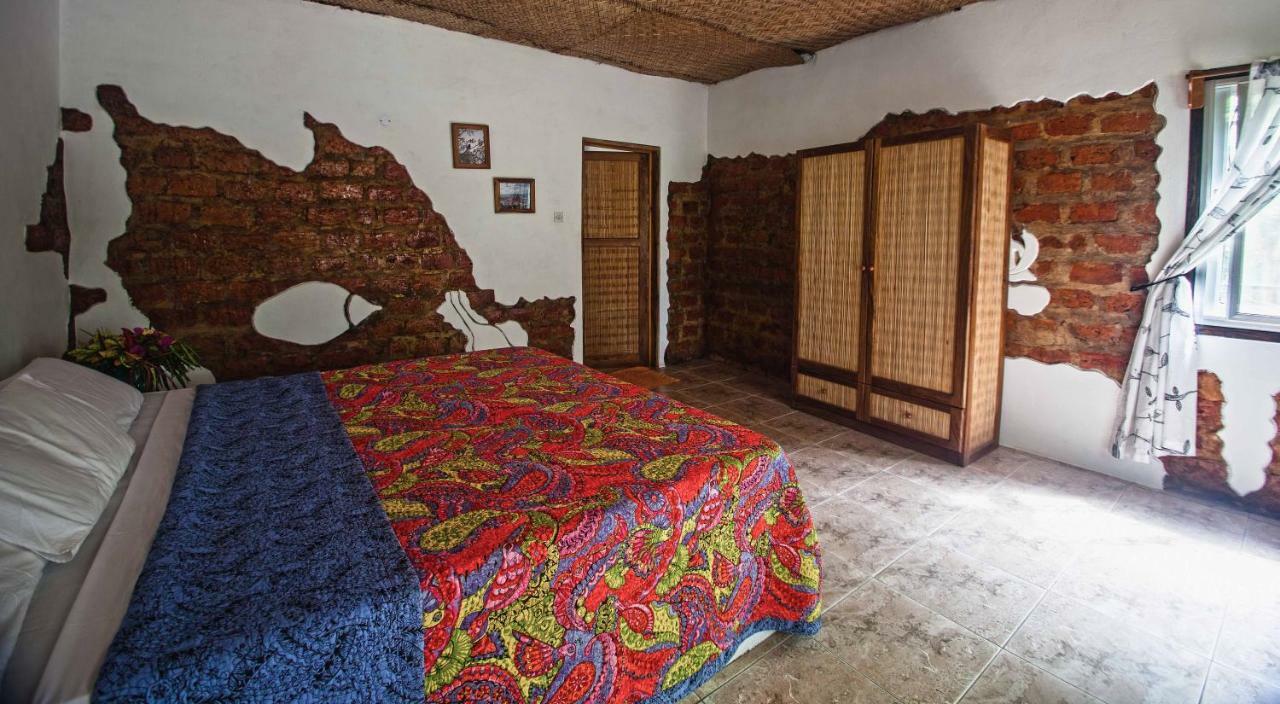 Footsteps Eco-Lodge Gunjur エクステリア 写真