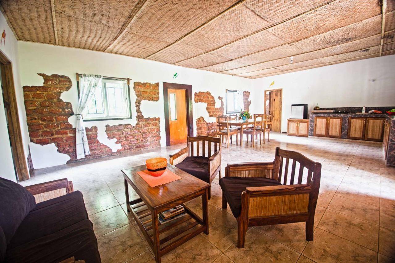 Footsteps Eco-Lodge Gunjur エクステリア 写真