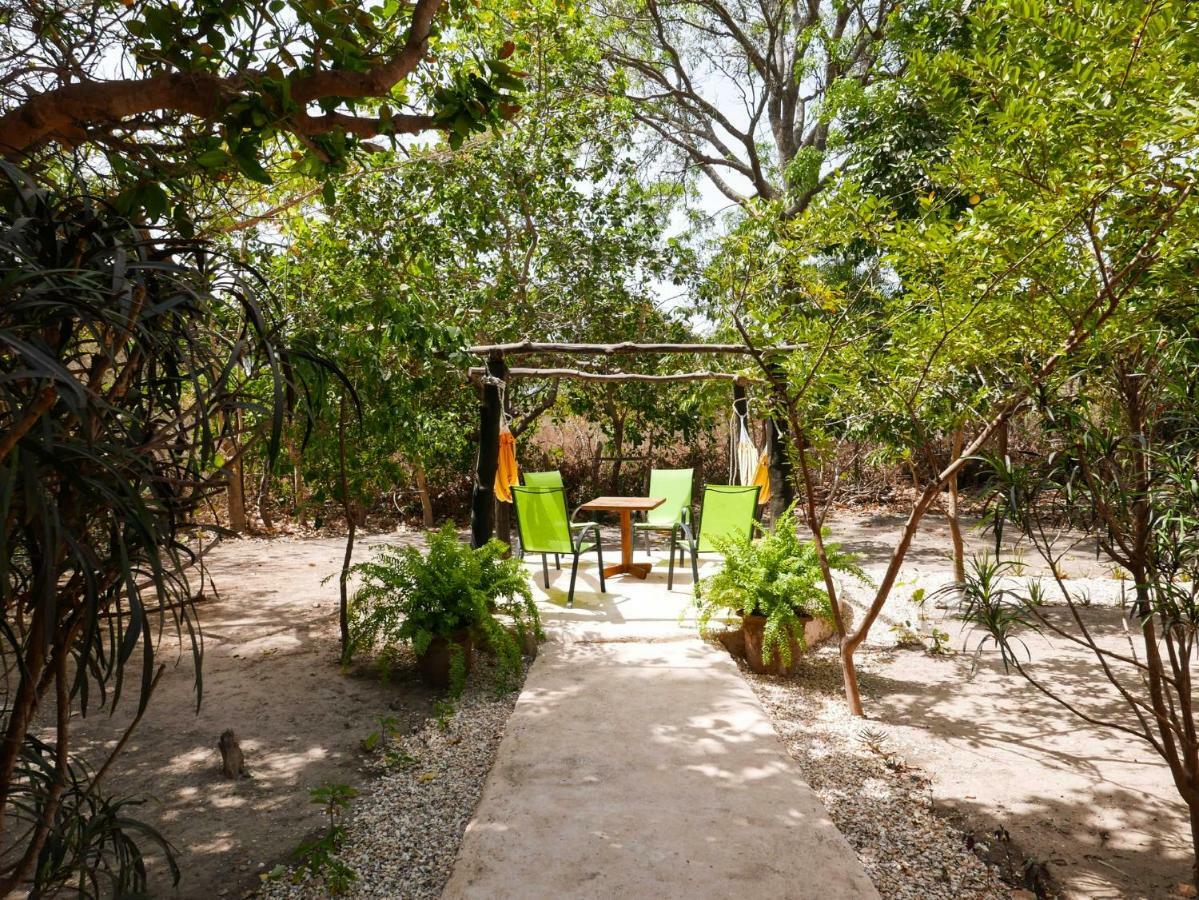 Footsteps Eco-Lodge Gunjur エクステリア 写真