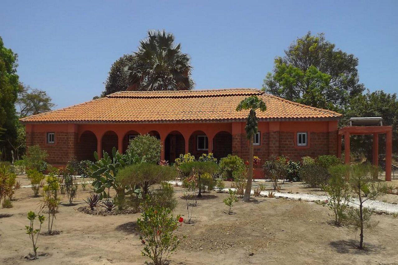 Footsteps Eco-Lodge Gunjur エクステリア 写真