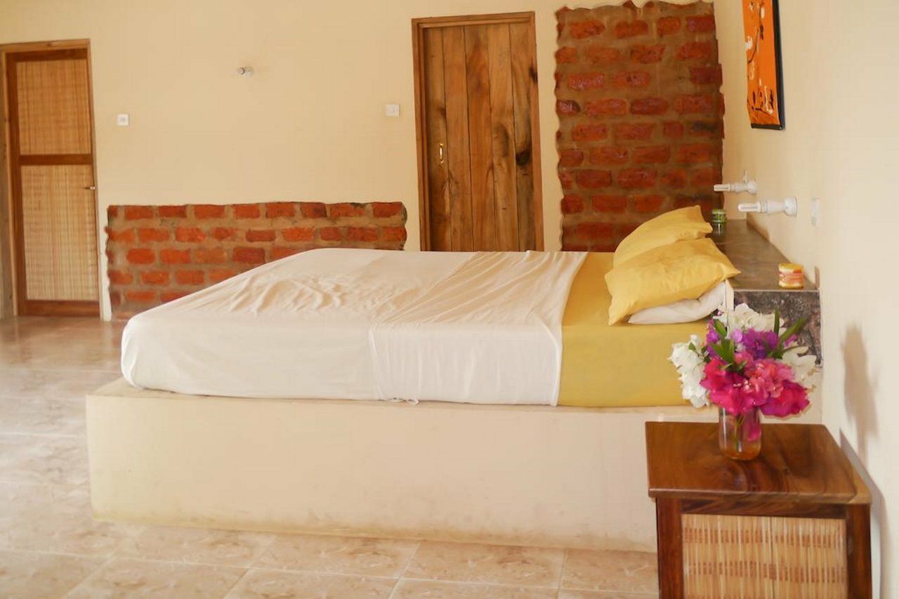 Footsteps Eco-Lodge Gunjur エクステリア 写真